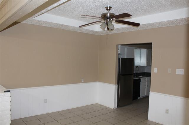 Foto del edificio - 927 Bluebird Dr