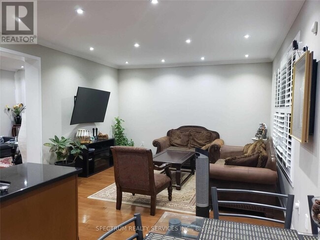 Building Photo - 314 Pringle Ave