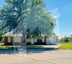 Building Photo - 618 Highland Ct