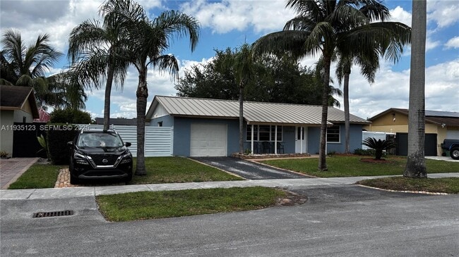 Foto del edificio - 14799 SW 71st Ln