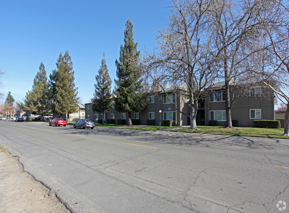 Primary Photo - Clover Ridge Apartments