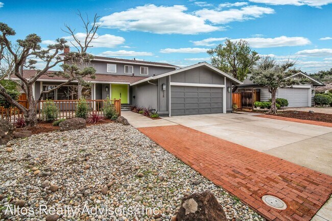 Building Photo - 5 br, 3 bath House - 538 Fort Laramie Drive