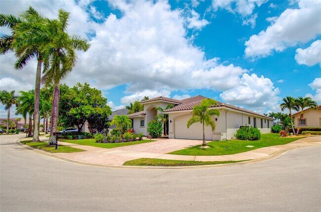 Building Photo - 2550 Jardin Terrace