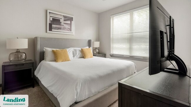 Building Photo - 1415 N Main Ave