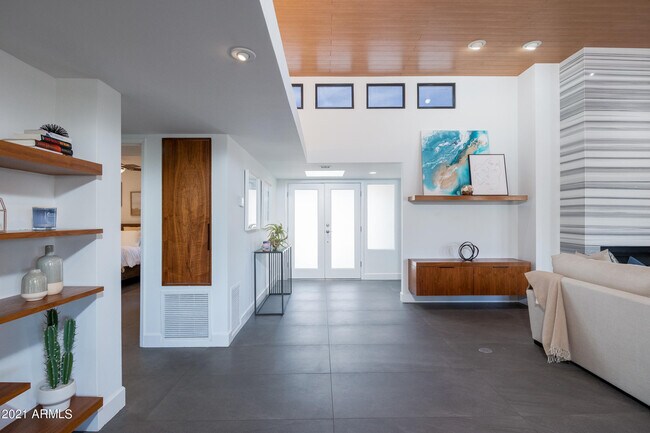 Building Photo - 8101 E Del Timbre Dr