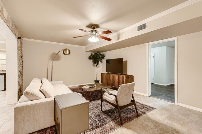 Foto del edificio - Gorgeous San Antonio home with large backy...