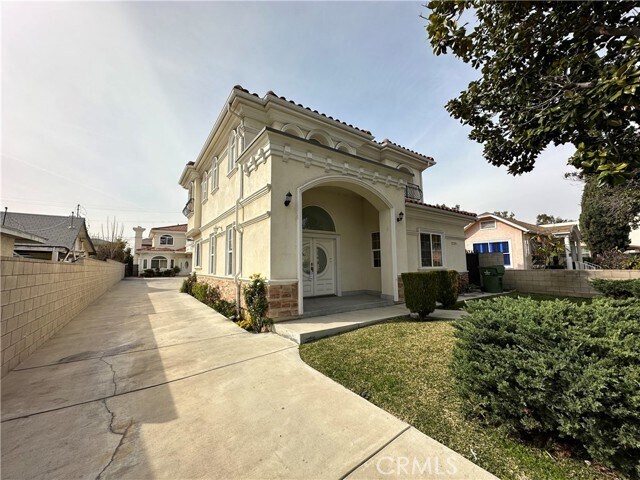 Building Photo - 2729 Walnut Grove Ave