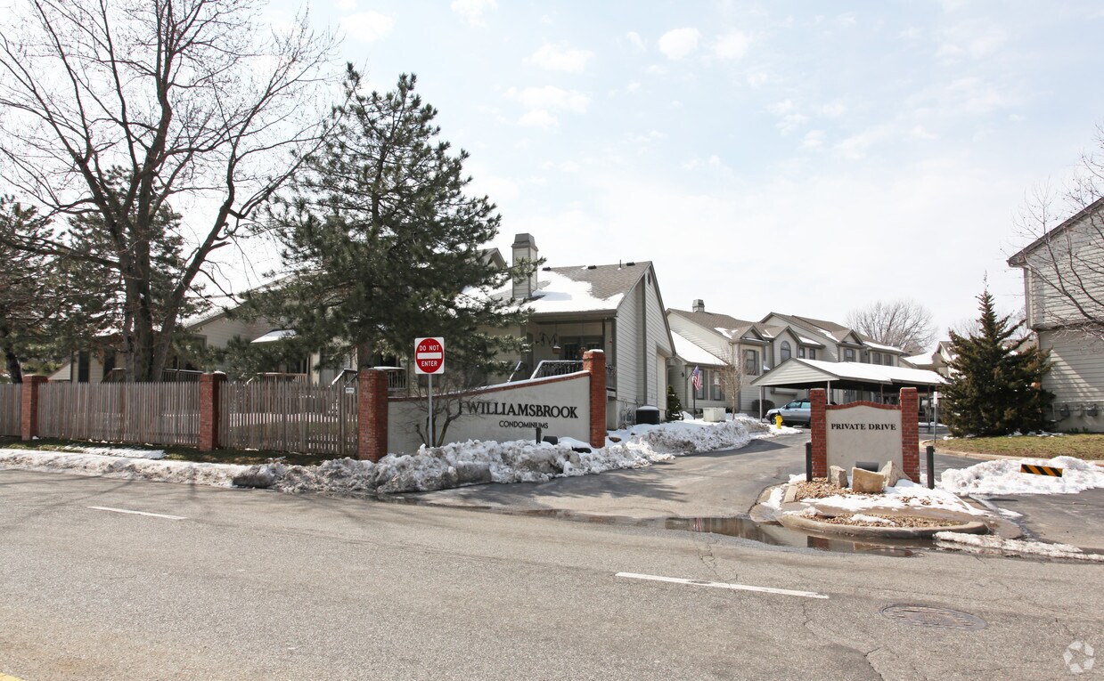 Building Photo - Williamsbrook Condominiums