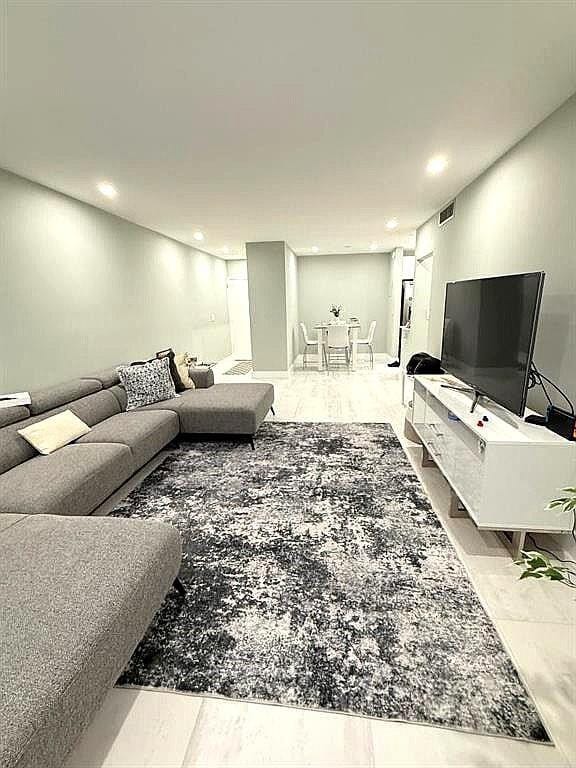 Building Photo - 2191 NE 68th St