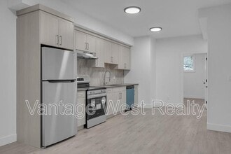 Building Photo - 3576 Silver Wy