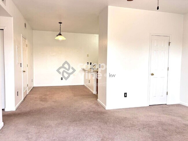 Foto del edificio - 1740 W 53rd Dr