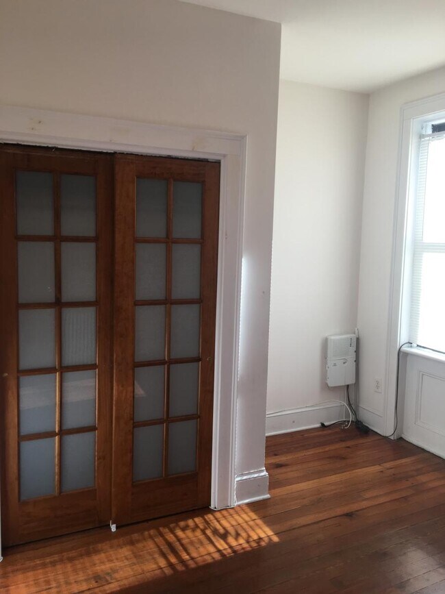 Building Photo - 320 Communipaw Ave