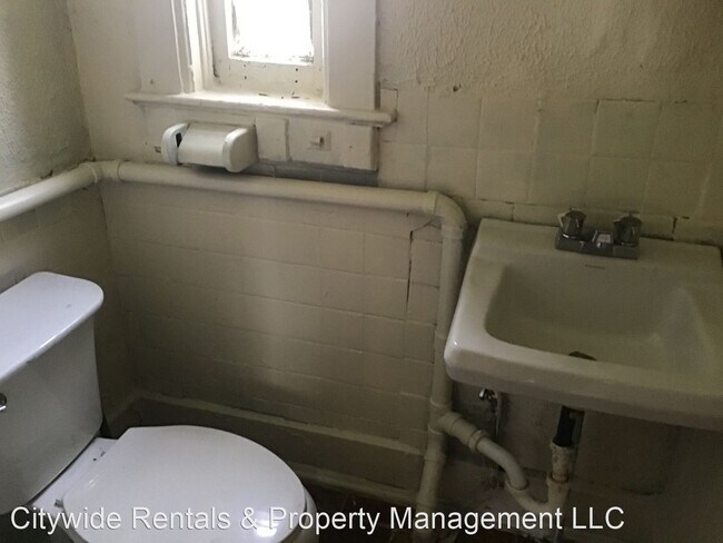 Building Photo - 3 br, 1.5 bath House - 2329 N 15th St.