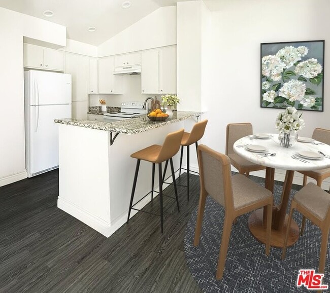 Building Photo - 1925 W College Ave