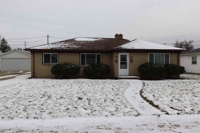 Building Photo - Cozy 2 Bedroom Ranch Duplex $1000/monthly