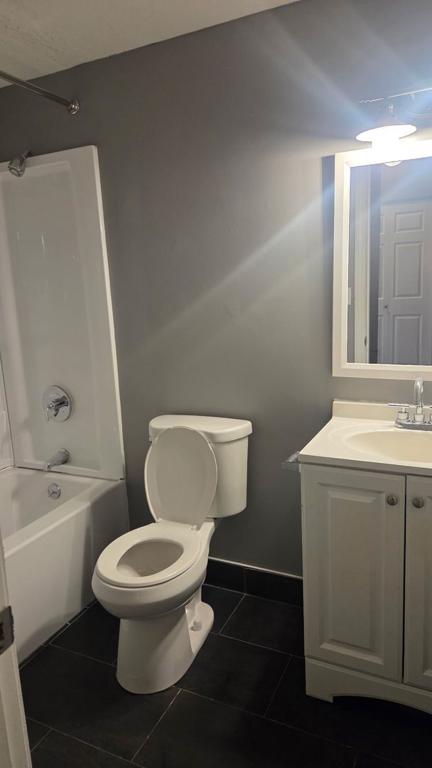 Interior Photo - SilverBrick Square