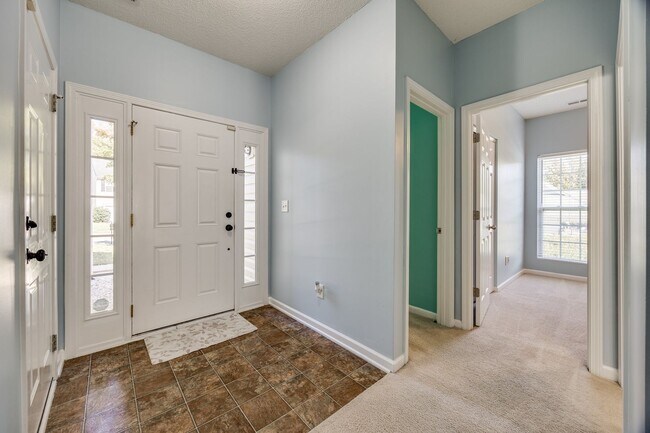 Foto del edificio - Well maintained 3 bedroom 2 bath home with...