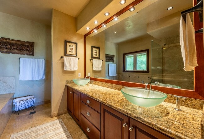 Building Photo - 250 Amakihi Way