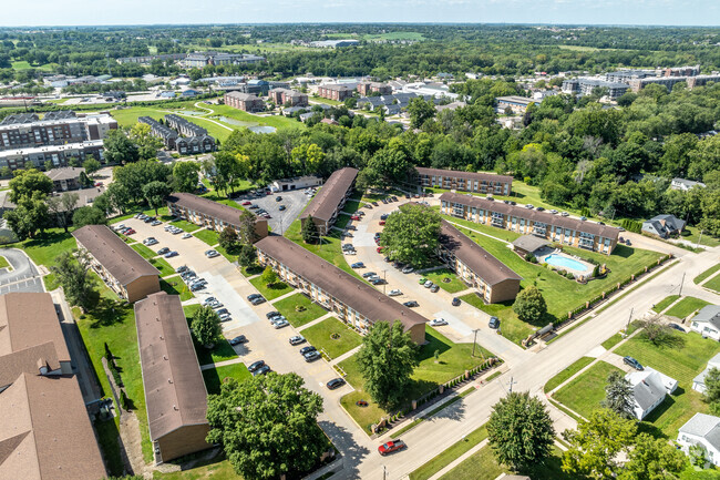 Aerial Photo - Scotsdale Apts