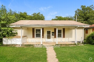 Building Photo - 900 N Graham Ave