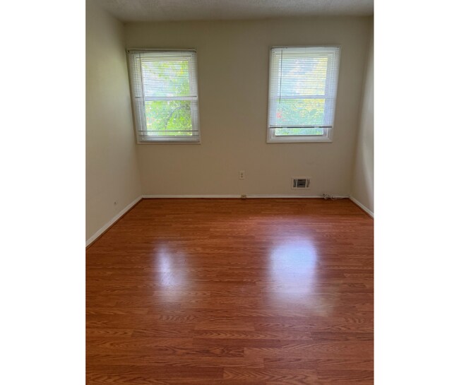 Foto del edificio - 9083 Meadow Heights Rd