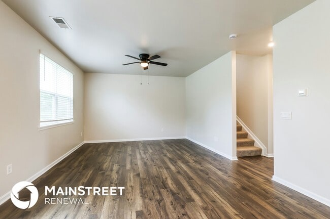 Foto del edificio - 8005 Cedar Mdws Ln