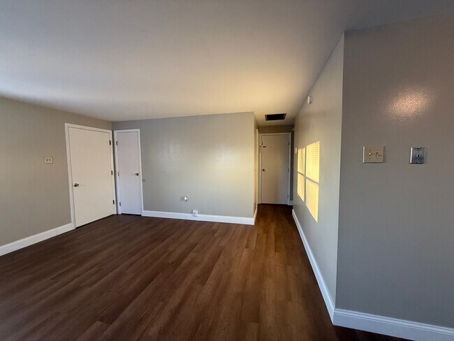 Foto del edificio - 239 Euclid Ave