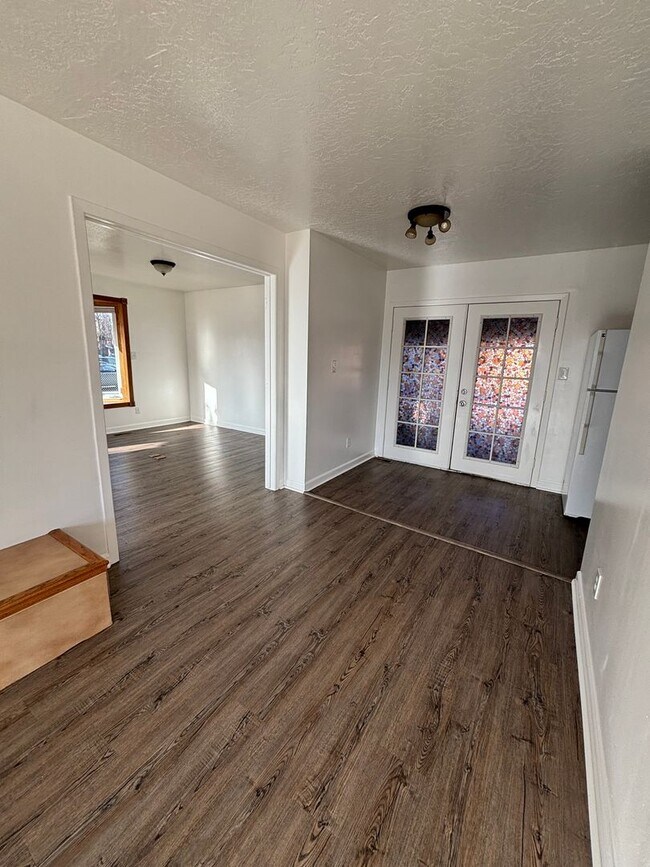 Building Photo - 2432 S 5th St W