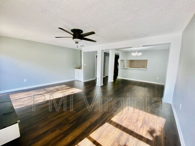 Foto del edificio - 4821 Tunlaw Ct