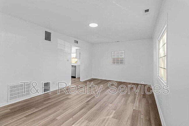 Foto del edificio - 2233 St Paul St