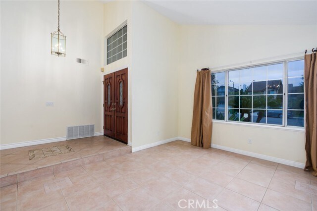 Building Photo - 9 Buchanan