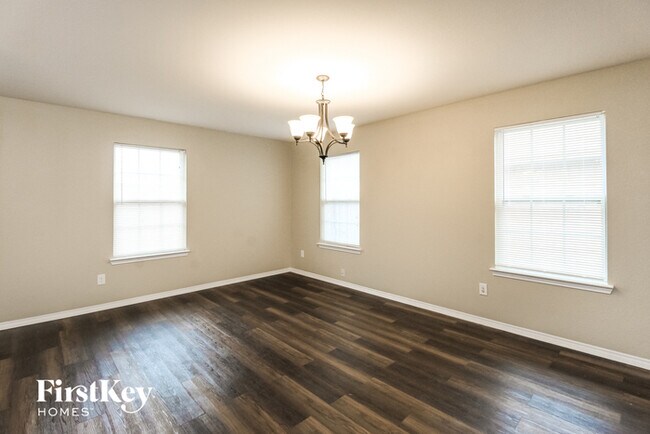 Building Photo - 15610 Gatsby Ln