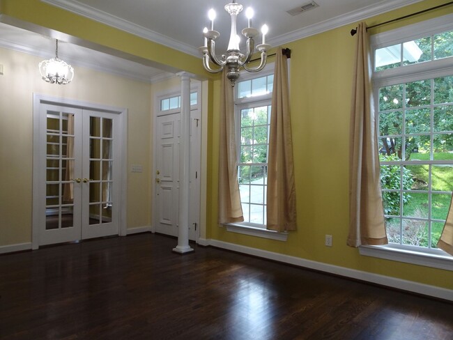 Foto del edificio - 4 Bedroom 3.5 bathroom Rental Home in Ford...