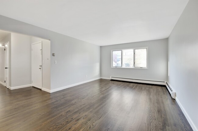 Building Photo - 1428 11th St