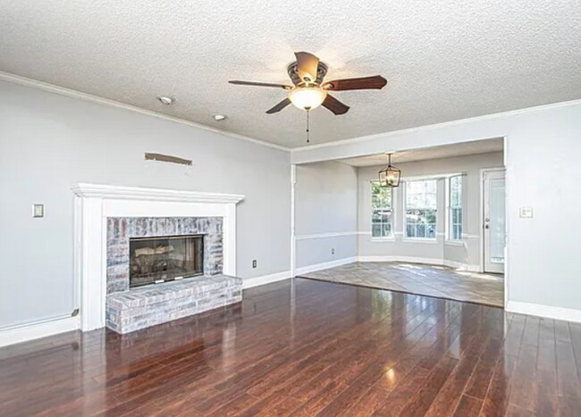 Foto del edificio - 2402 Shaker Ridge