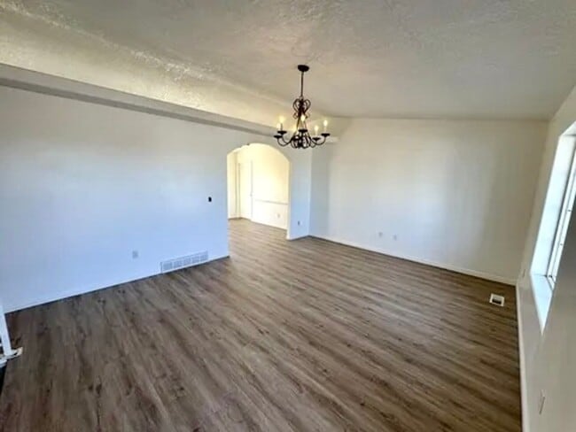 Building Photo - 4468 N Pioneer Dr