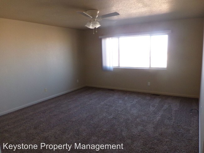 Building Photo - 732-734 E Clarion Dr