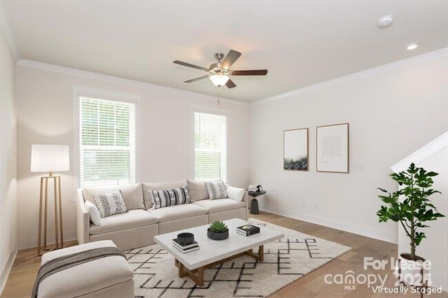 Foto del edificio - 2111 Freeland Pl