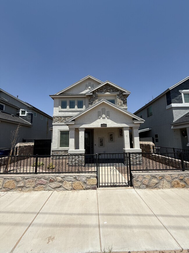 Building Photo - 14655 Pebble Hills Blvd