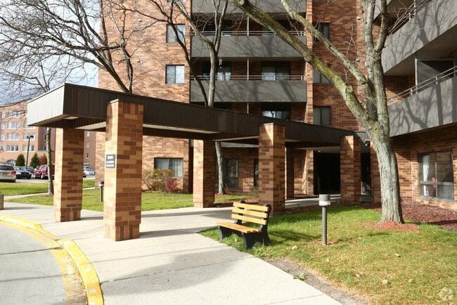 Building Photo - 35200 Sims St