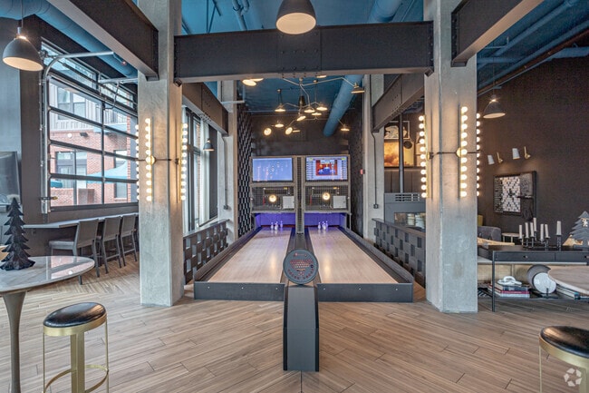 Gaux Social - Margaux Midtown