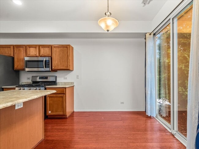 Building Photo - 3166 Bromley Ln