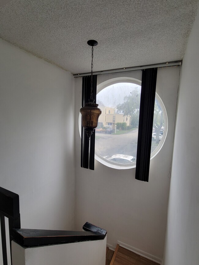 Building Photo - 2930 SW 87th Terrace