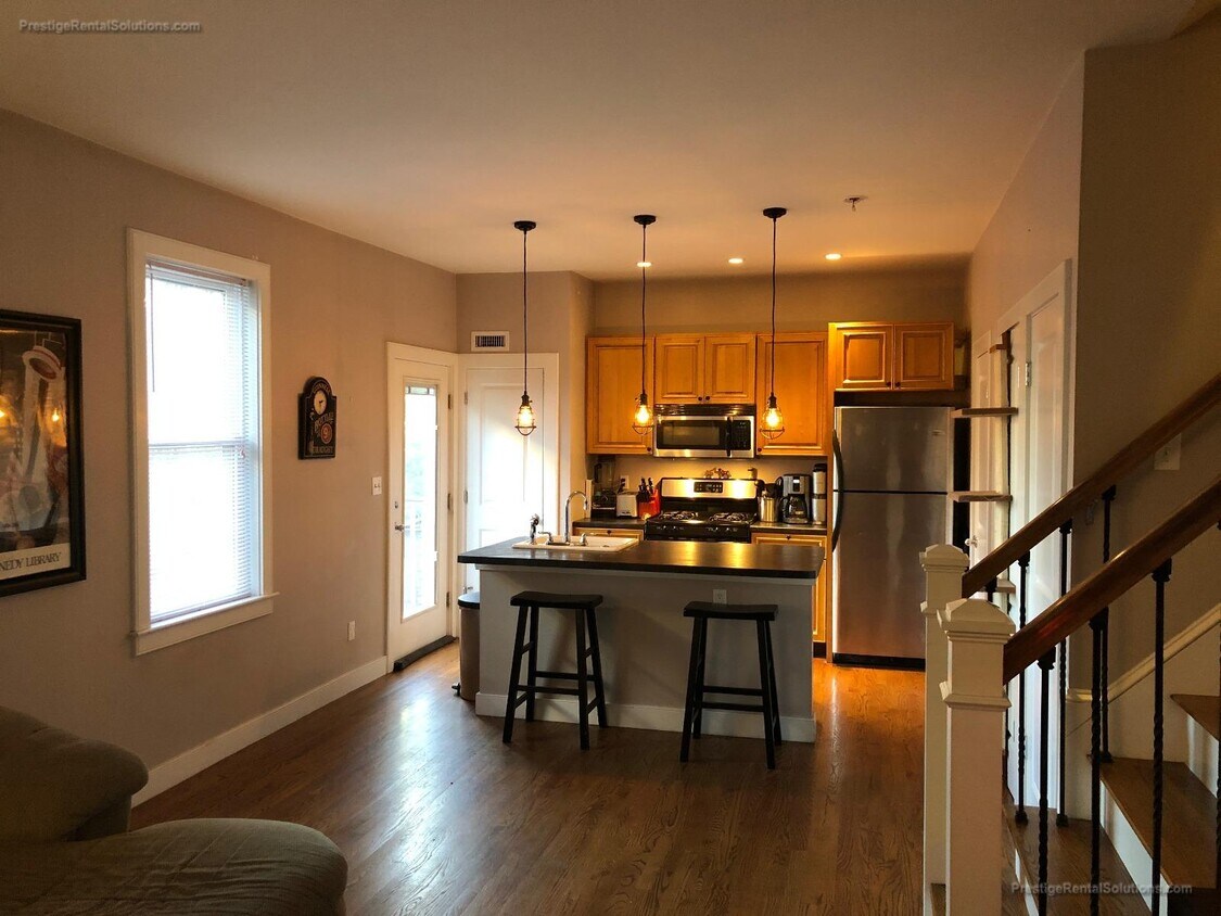 Foto principal - 842 Dorchester Ave