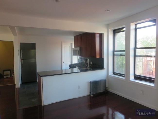 Foto del edificio - 486 11th St