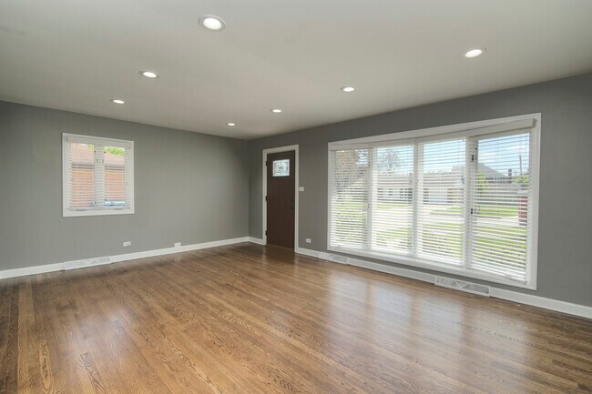 Foto del edificio - 367 W Fremont Ave