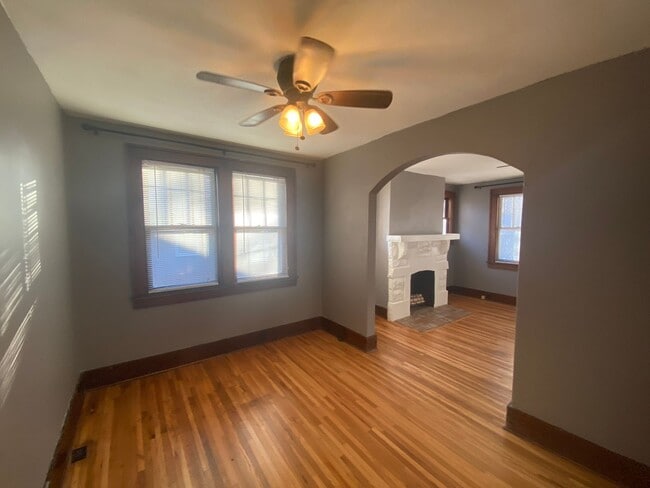 Building Photo - 1003 N 16th St