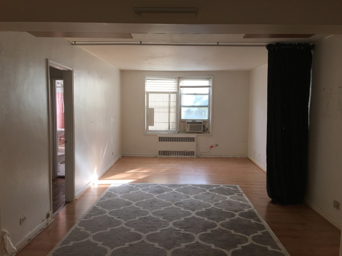 Primary Photo - 825 Ocean Pkwy