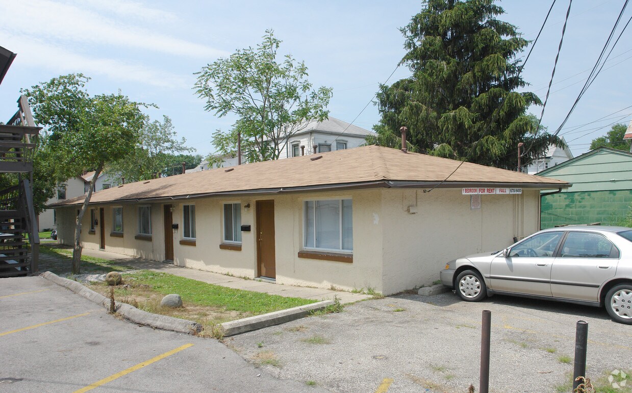 Foto del edificio - 70 McMillen Ave