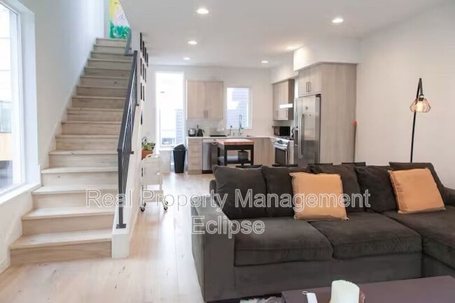 Foto del edificio - 8819 Midvale Ave N